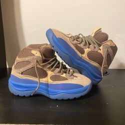 Yeezy Boot Taupe Blue