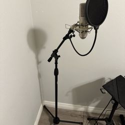 Bundle: Studio Mic. + Stand + Pop Filter