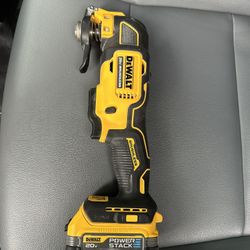 DeWalt Multi Tool with Battery And Charger