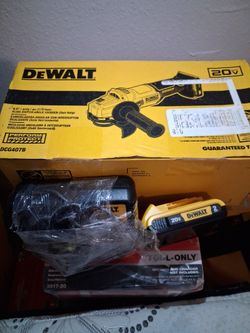 Grinder  180 DEWALT. Pila con cargador  . Y garantía