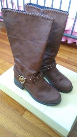 New Michael Kores Boots