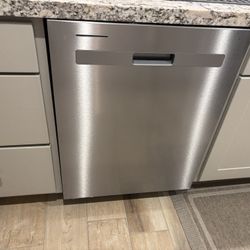 Whirlpool Dishwasher 