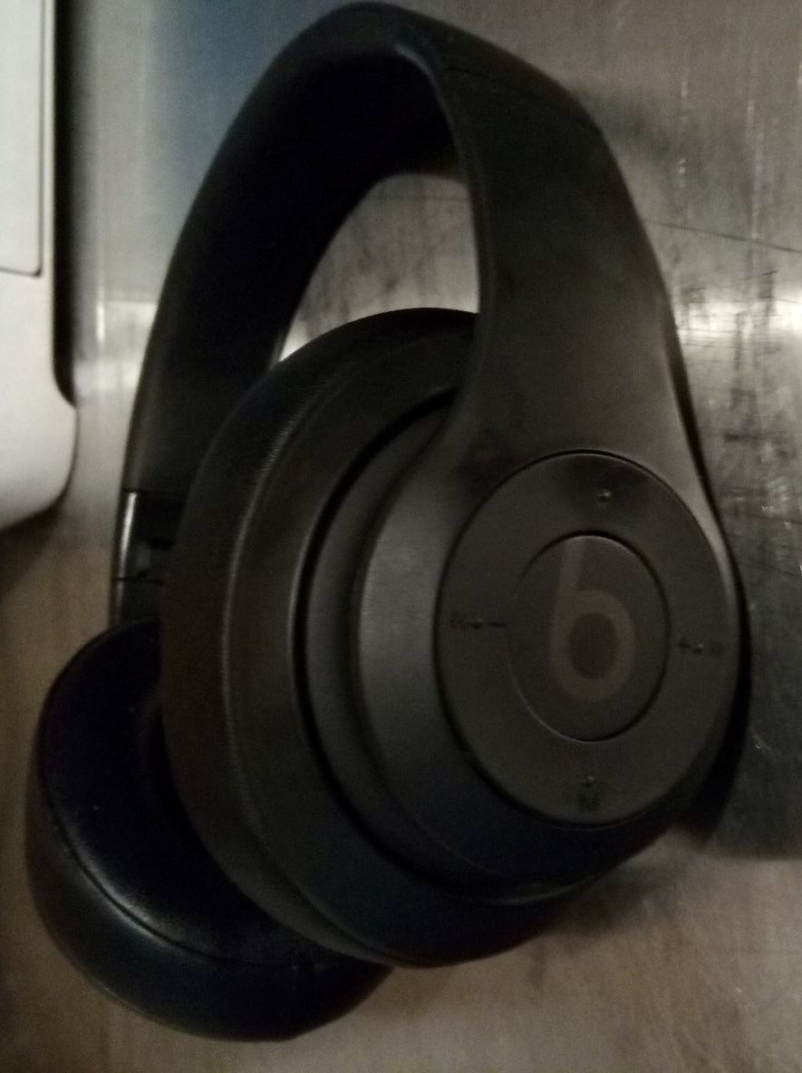  Beats Studio3 Wireless Headphones