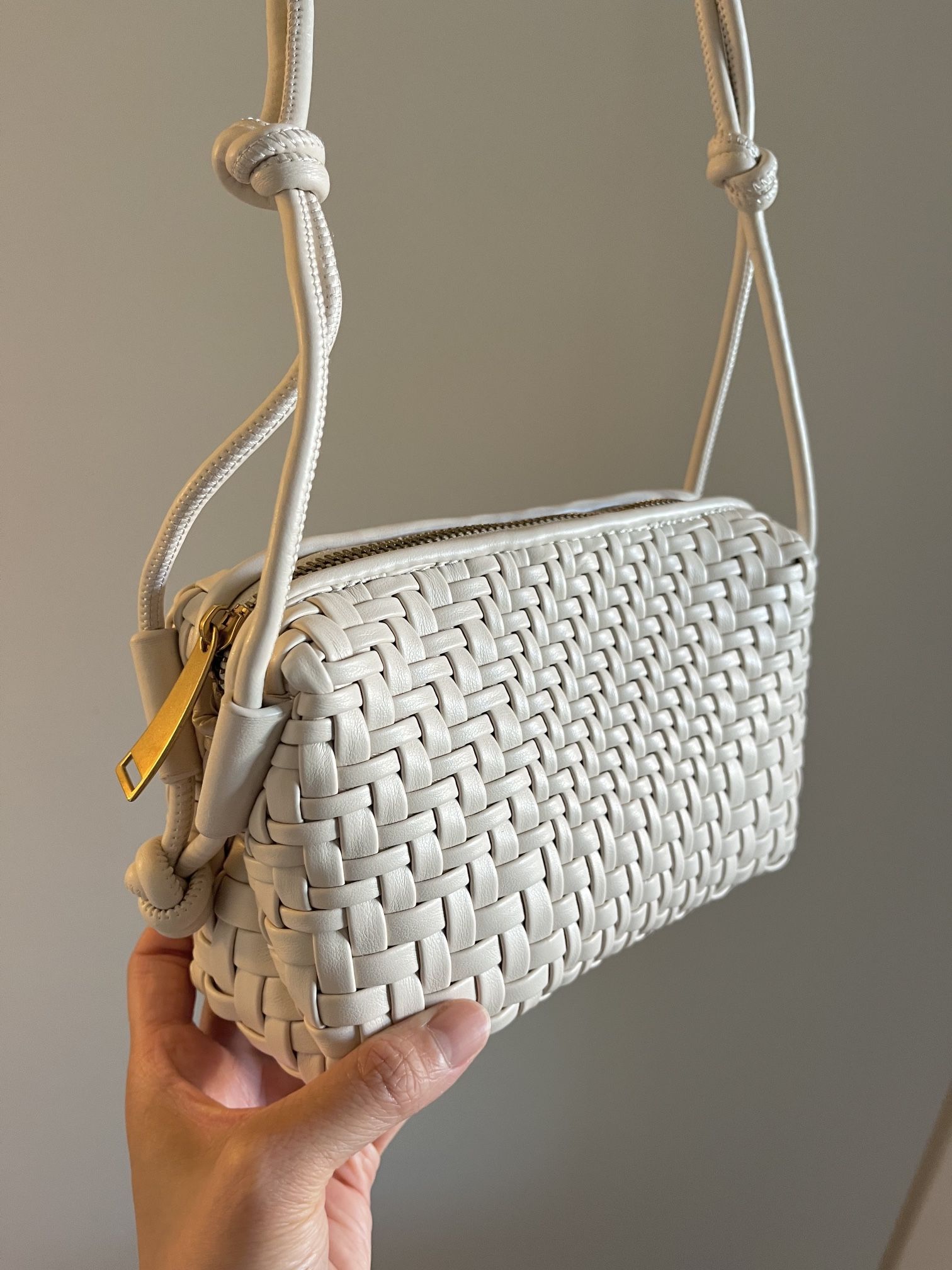 Trendy Vegan Leather Woven Purse (Off White)