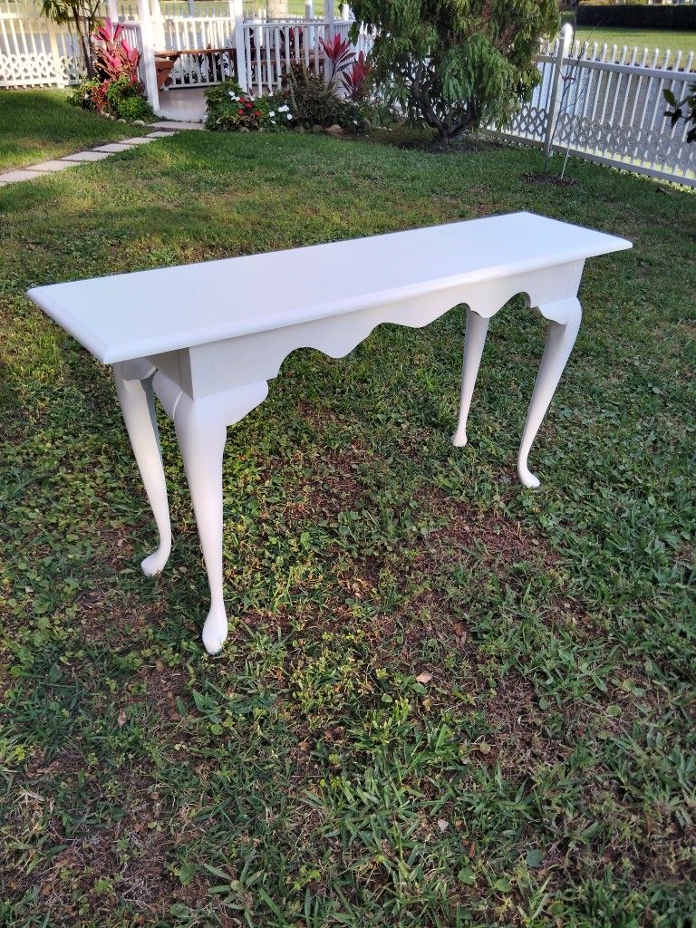 Scalloped Edge Entryway Or Wall Table
