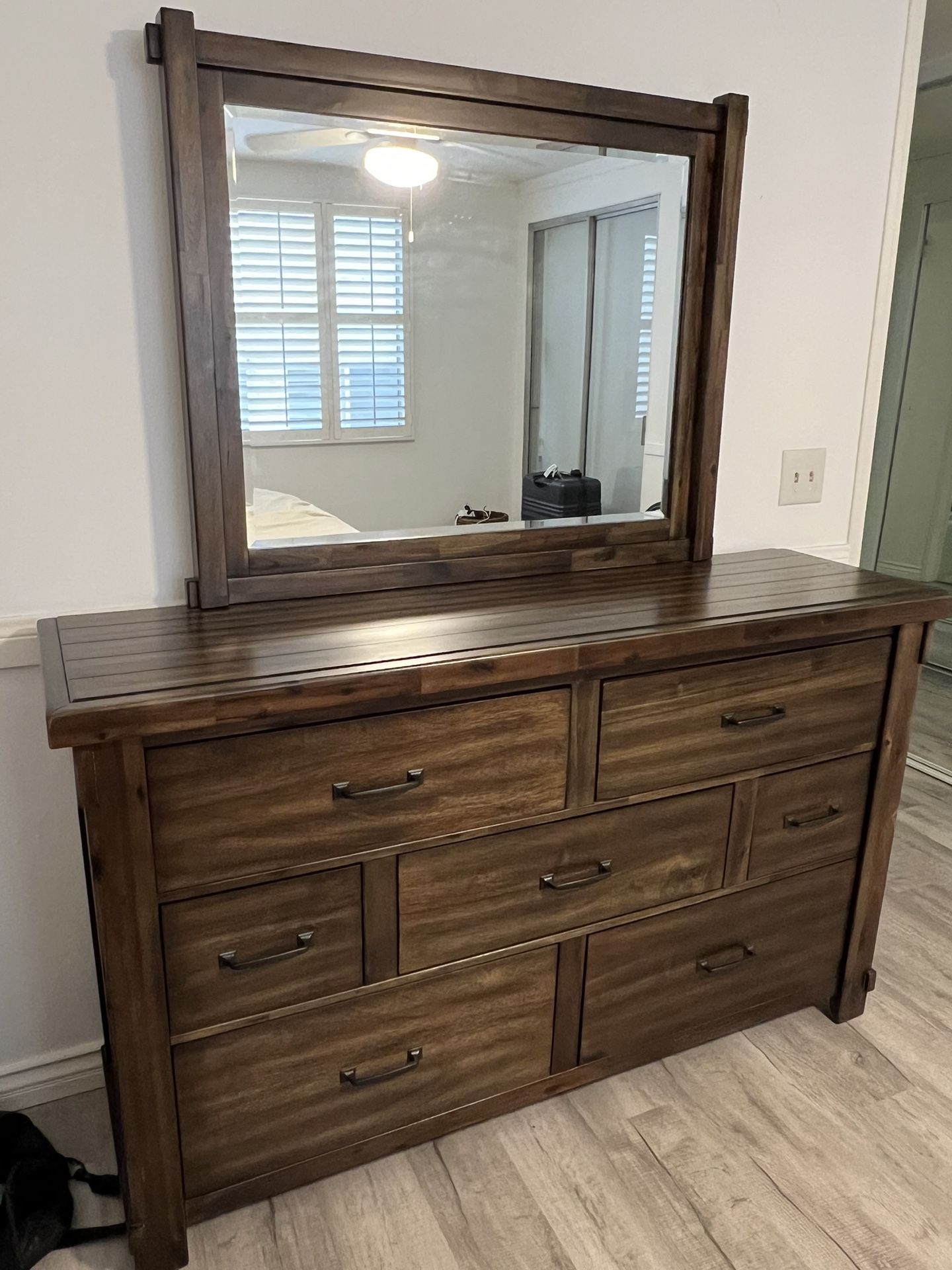 Dresser W/ Mirror