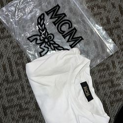 Size M MCM tee shirt worn once with bag 