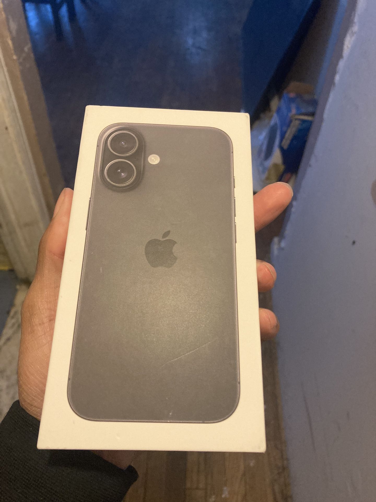 iPhone 16