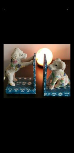 Doggy book ends