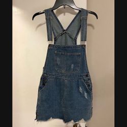 Distressed Denim Skirtall (Juniors Size Medium) – So Cute! (Pick up🛒 In Bellevue) *Check out my Other Posts 💕