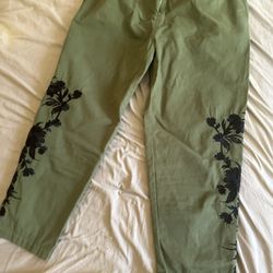 Women Pants Size 6. From Zara