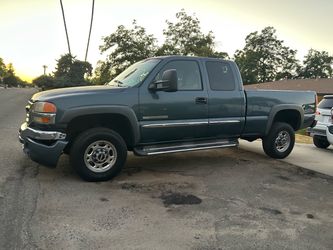 2006 GMC Sierra 2500 HD - LOW MILES!