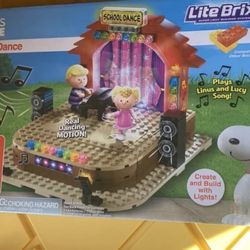 Lego- The Peanuts Movie - School Dance Lite Brix Lego NEW