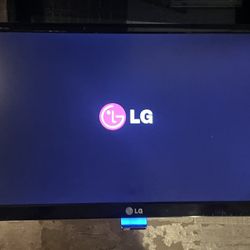 LG Flatron E2260VT LED Monitor 21.5" (No Power Adapter)