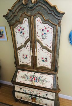 Z Gallery solid mahogany king sleigh bed $400.00 OBO / Venetian secretary desk $300.00  OBO