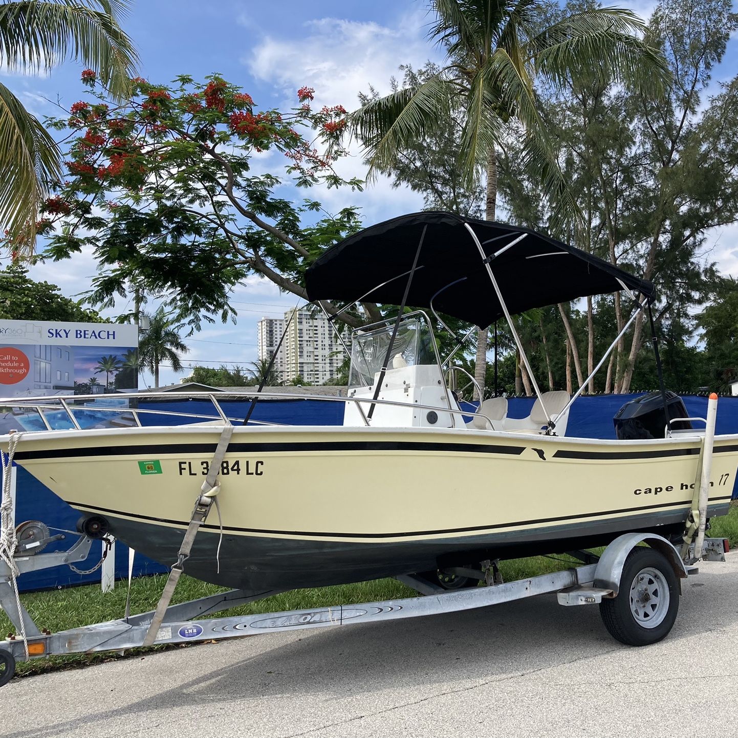 Cape Horn 17’ with Trailer - 90hp Mercury