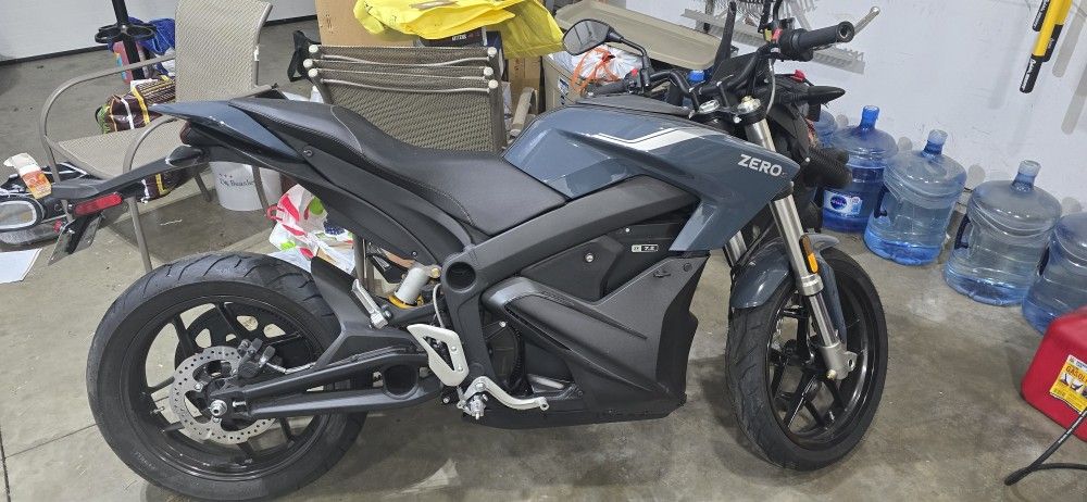2022 Zero S™ ZF7.2 Electric Motorcycle - Like New, Less Than 200 Miles! 🏍️