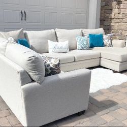 Gorgeous U Sectional Set 