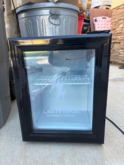 Mini Fridge Beverage (17h x 14d x 13w Inch)Hesperia Ca