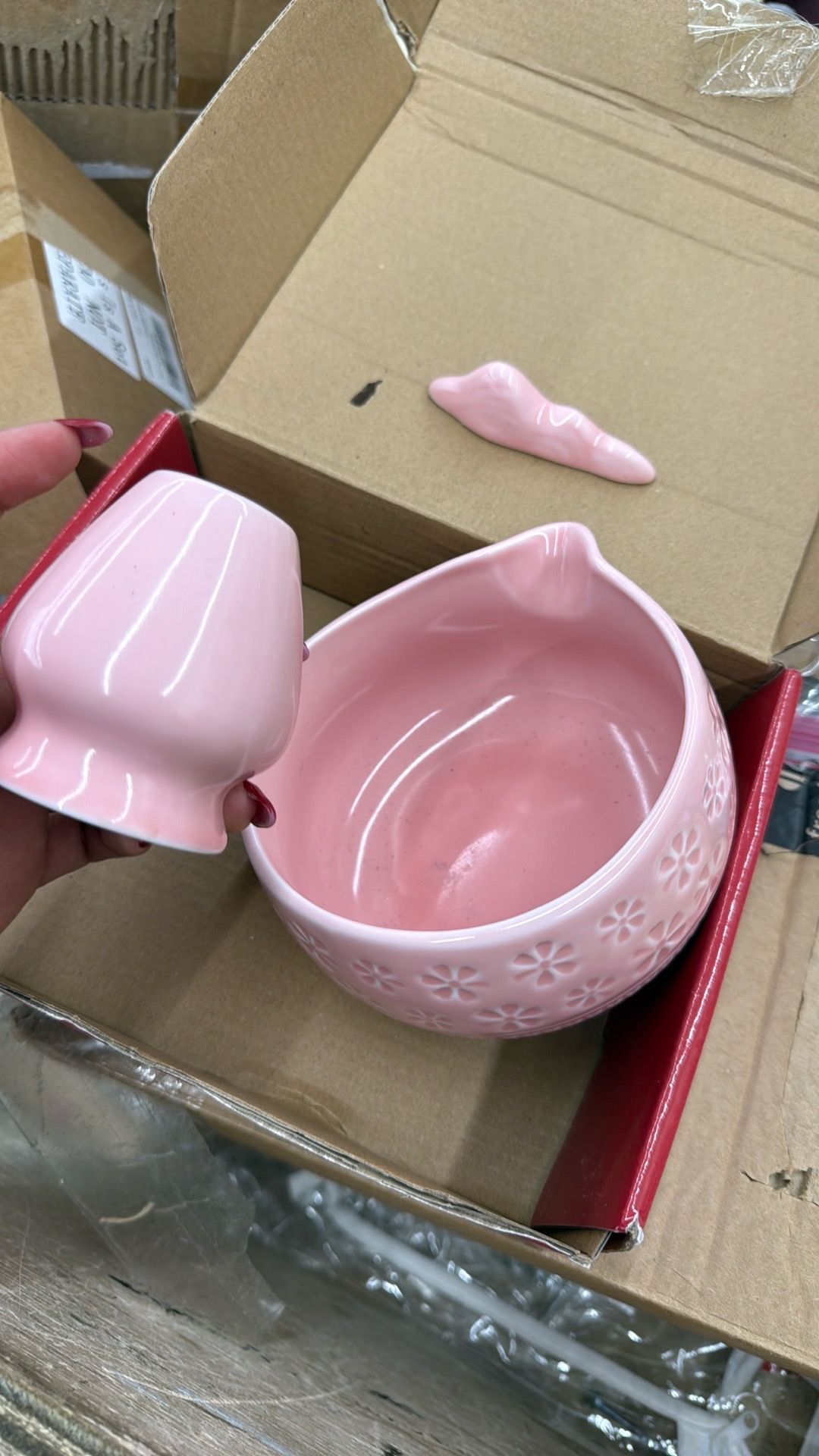 Pink matcha maker