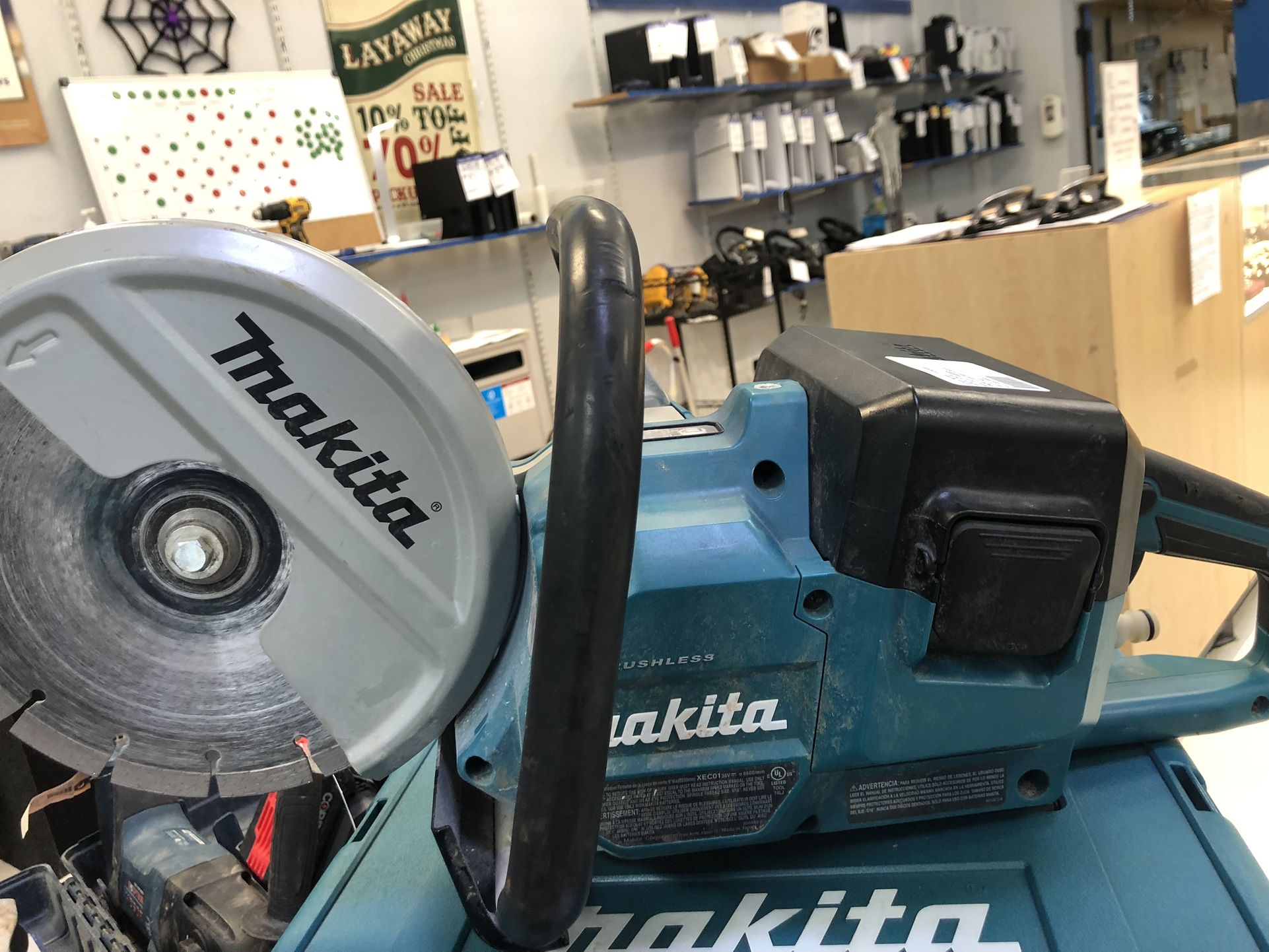 MAKITA CONCRETE SAW 36v 