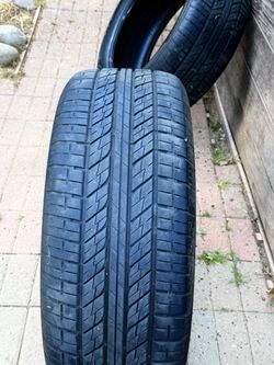 Pair of Laufenn 285/45R22 114H XL Tires – 2024 DOT