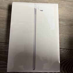 Apple 9th Generation iPad w/ Apple Pencil & Folio