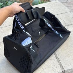 New Nike Jordan Duffel Duffle Bag Sport Gym Trail Hiking Camping 47.5L