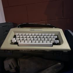 Vintage Type Writer 