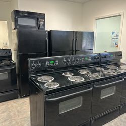 GE Black Appliances, 30 Inches Wides / Electric Stoves 