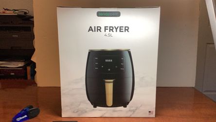 New Servappetit 4.5 L digital air fryer brand new in the box!