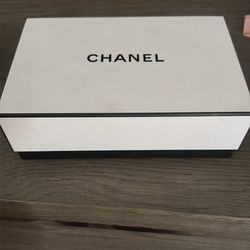 Chanel box