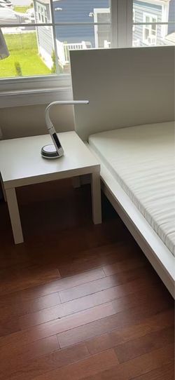 Night stand for sale!