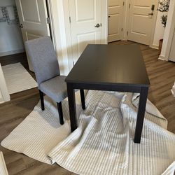 Dining Table + 4 Chairs