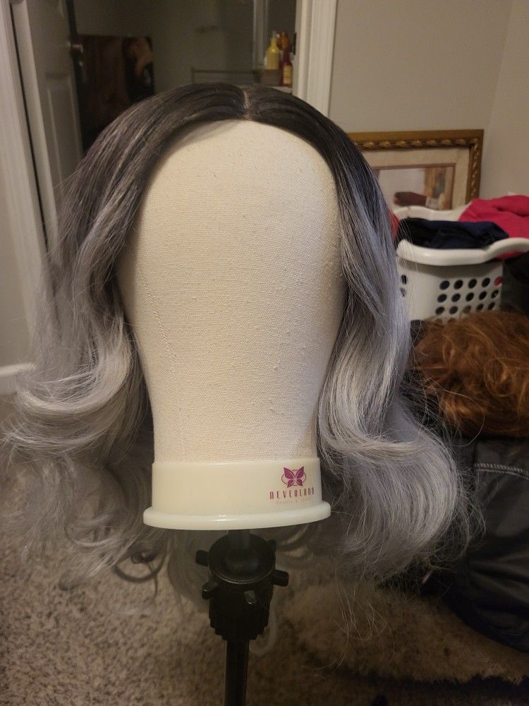 Two Toned Nice Synthetic Wig!!!! 15.00 Cash Firm Can Apply Heat!!