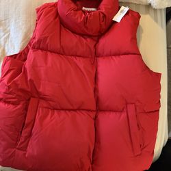 NWT Old Navy Puffer Vest, Medium Tall