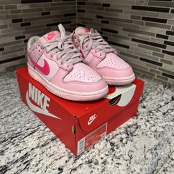 NIKE Dunk Low Triple Pink Valentines Gradeschool / Womens 
