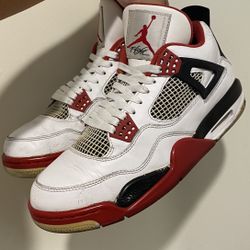 Jordan 4 Retro ‘Fire Red’ (2012) Beaters Ready For A RESTORATION Men Size : 9.5 (TAKING OFFERS NOT $1)