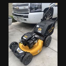 DEWALT 21 in. 163cc Briggs and Stratton 725Exi Engine Rear Wheel Drive 3-in-1 Gas Self Propelled Walk Behind Lawn Mower
