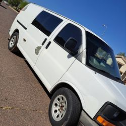 2009 Chevrolet Express Cargo Van