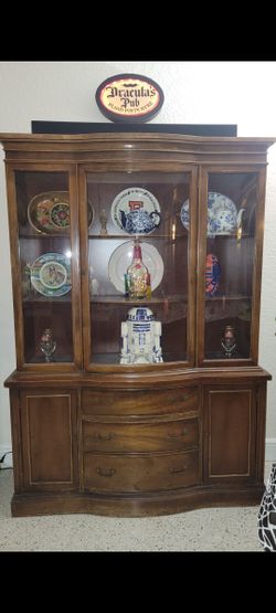 China/ Display Cabinet