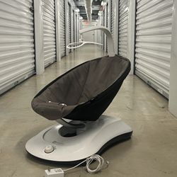 4Moms RockaRoo Infant Baby Compact Gliding Motion Swing Glider Classic Grey