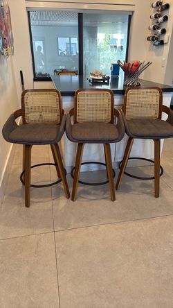 Set of 4 Rattan Back Bar Stools