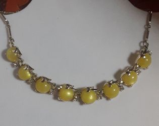 1950's CORO LEMON MOONGLOW LUCITE CHOKER