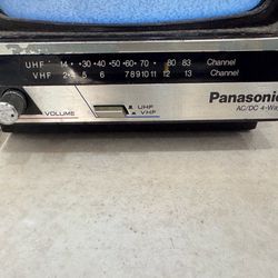 Vintage 80s Sony Watchman FD40A Mini Travel Television VHF UHF Japan. Working