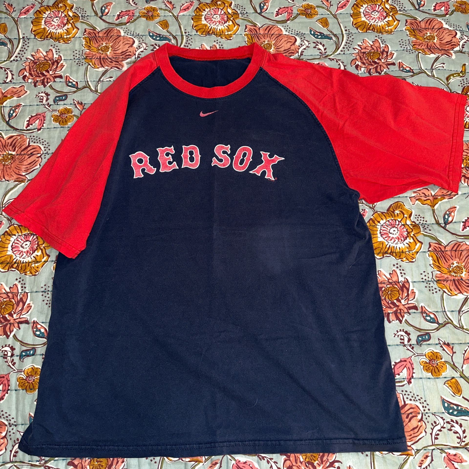 shortsleeve red sox tshirt L