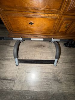 “Iron Gym” pull-up bar