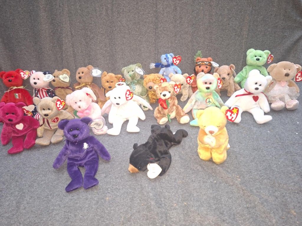 **BEANIE BABY'S..!**  97 BEANIE BABY'S COLLECTION..!! SELLING IN GROUPS, OR SEPARATELY 1 BY 1, OR THE WHOLE COLLECTION ....YOUR CHOICE...