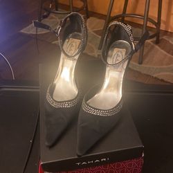 ITALINA Embellished Black Pumps