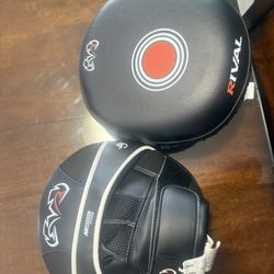 Rival Air Mitts $130 Barely Used
